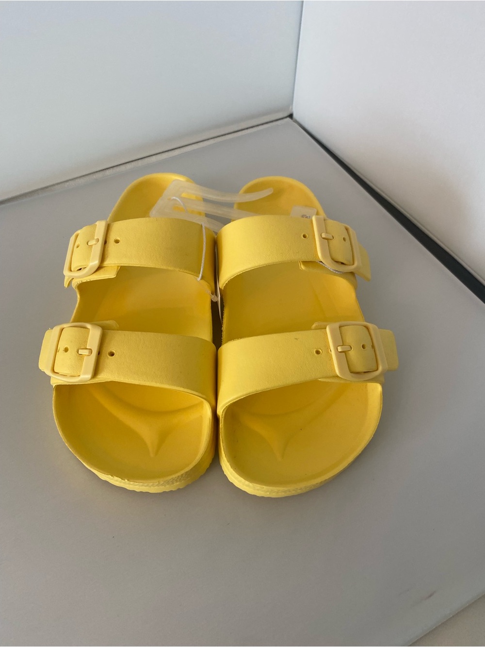 Shade & Shore Bright Yellow Double-Buckle Slide Sandals size 6 new